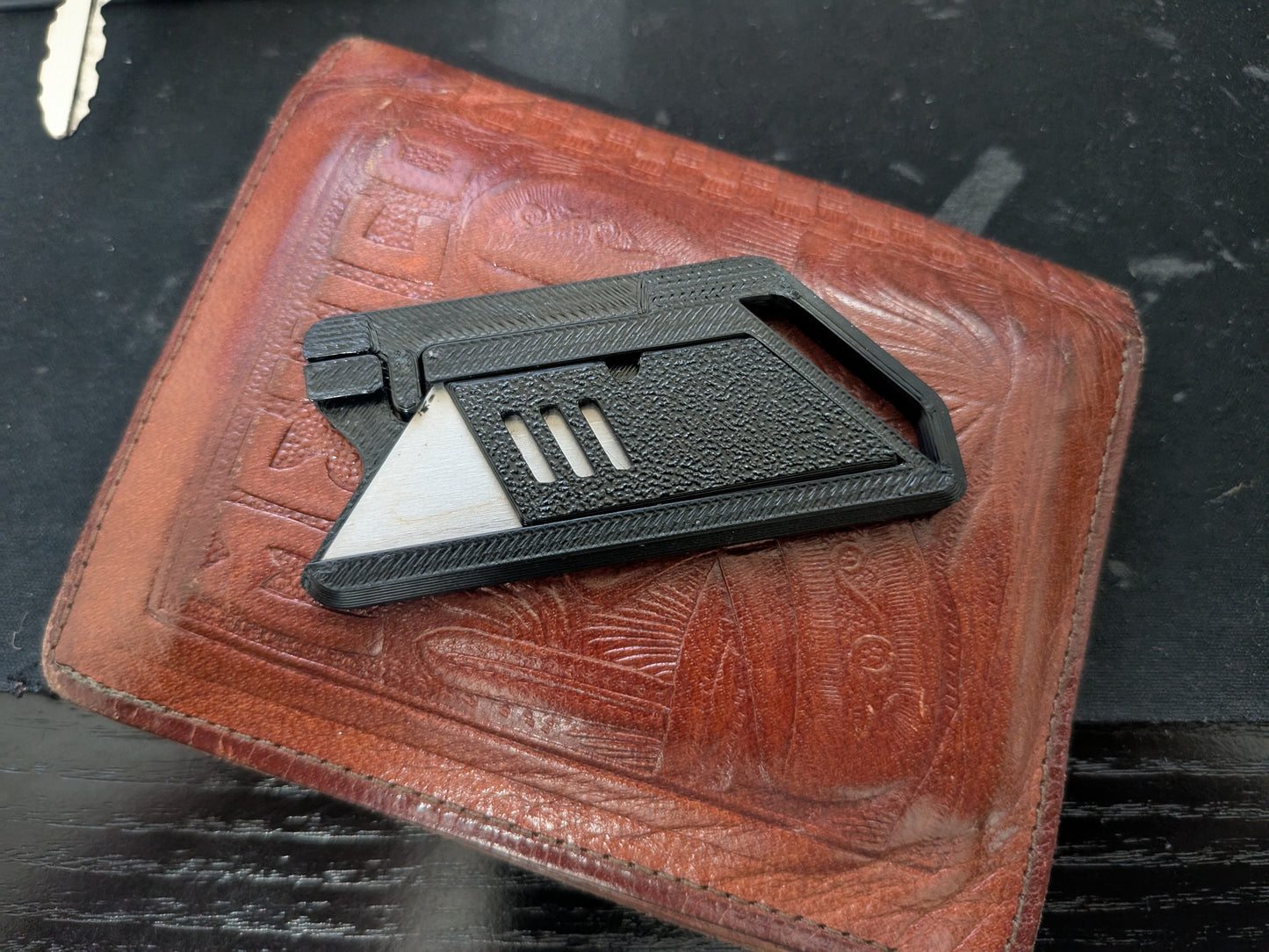 Utility blade keychain