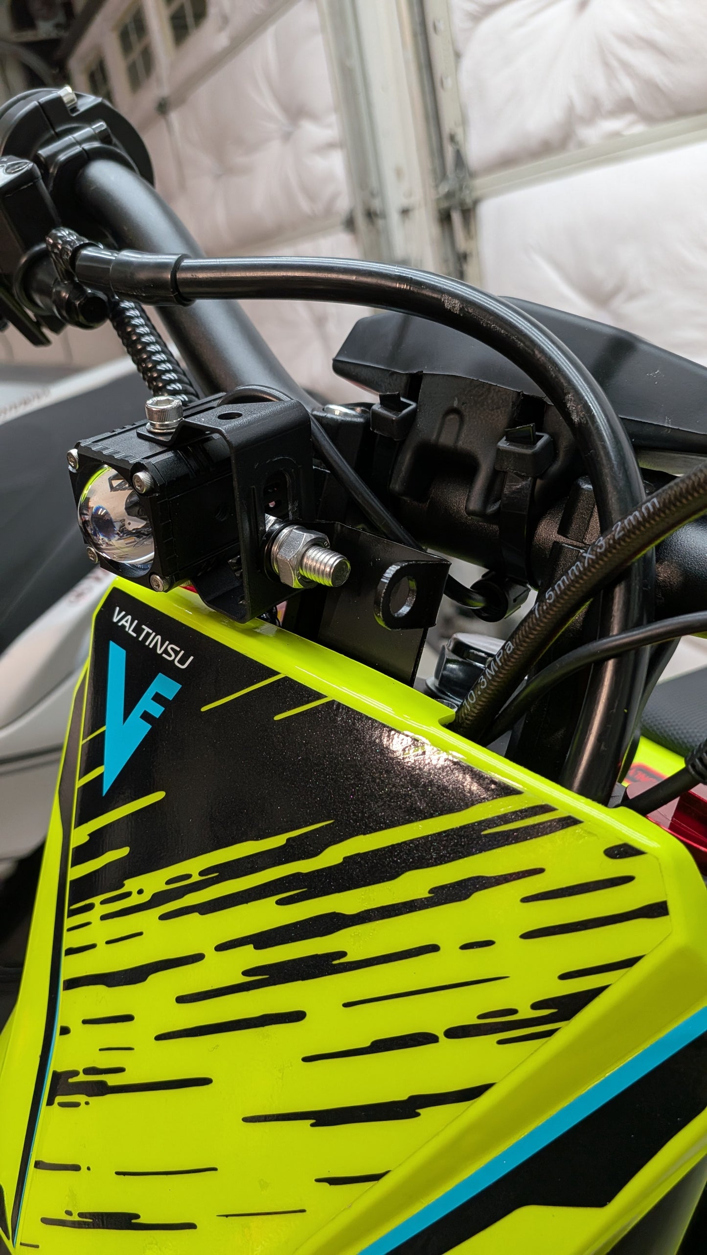 Valtinsu EM5 plug and play headlight upgrade